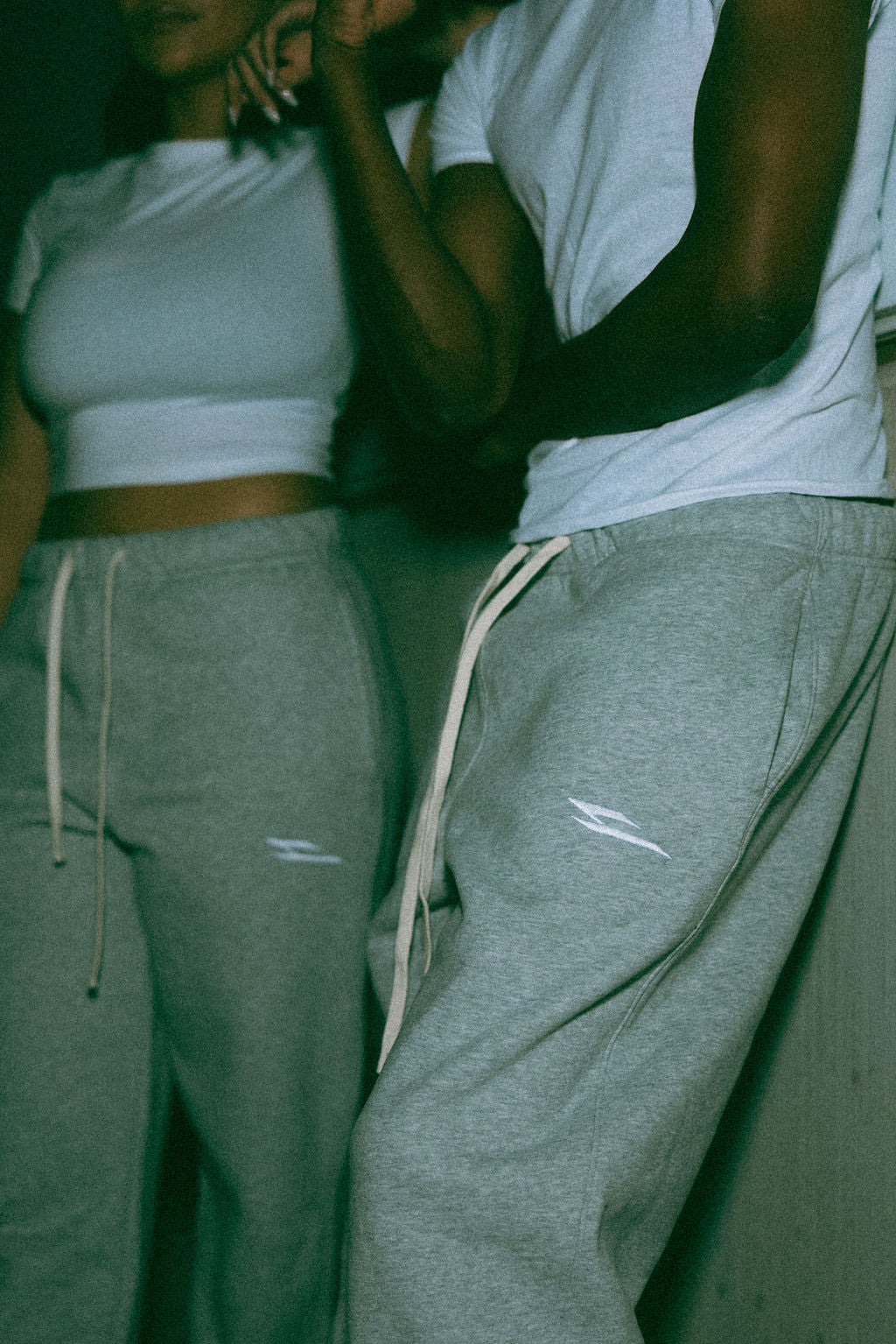 Logo Straight Leg Sweats (M)- Grey